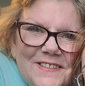 Meet your Posher, Carla